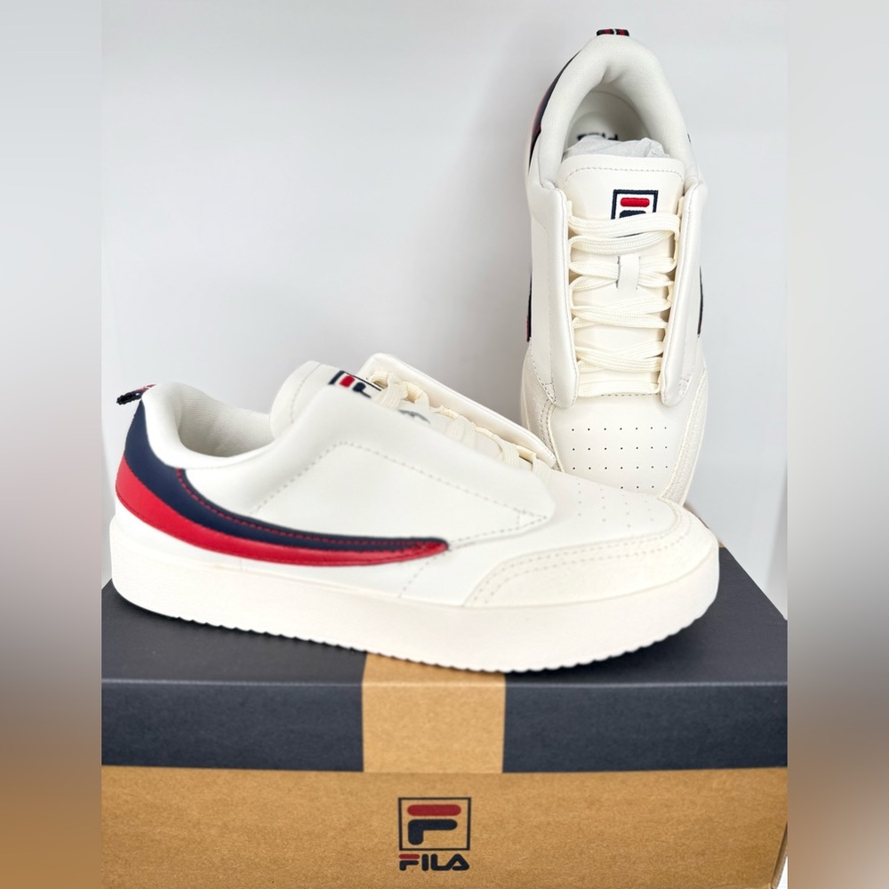 Fila Men's Off White and Navy & Red Sneakers
